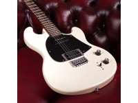Shergold Masquerader Standard SM11 Solid Quartz White Gloss Shergold Masquerader Standard SM11 Solid Quartz White Gloss